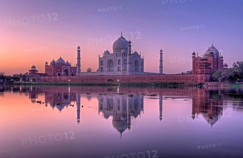 Taj Mahal with water reflection, sunrise, morning atmosphere, Agra, Uttar Pradesh, India
