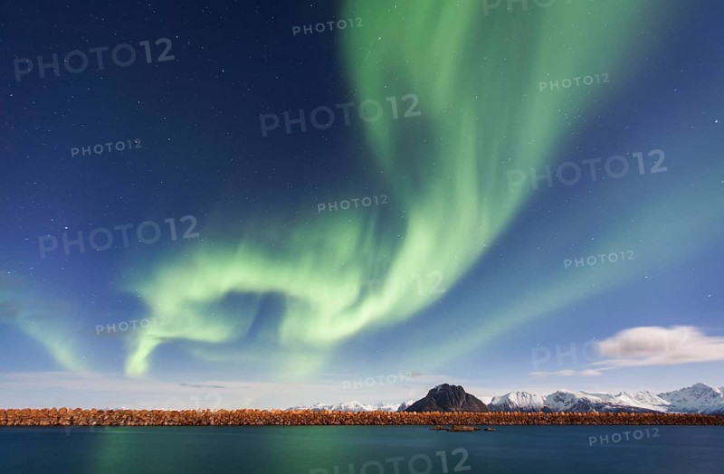 Northern Lights, Aurora Borealis, Haukland Beach, behind Sandoya Island, Vestvågøy, Lofoten, Norway