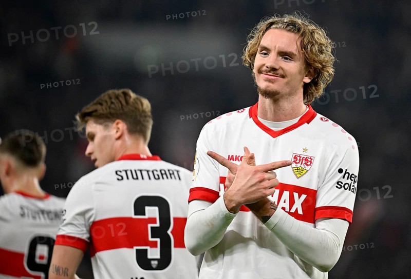 Goal celebration Nick Woltemade VfB Stuttgart (11) Ramon Hendriks VfB Stuttgart (03) Ermedin Demirovic VfB Stuttgart (09) MHPArena, MHP Arena Stuttgart, Baden-Württemberg, Germany