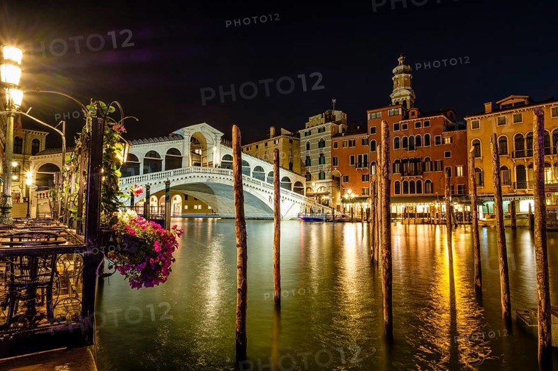 Rialto Bridge, Canal Grande at night, Venice, Veneto, Italy