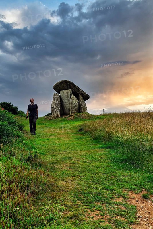 Trethevy Quoit Megalithic Stone Tomb, Dolmen, Portal Tomb, House of the Giant, Evening Sky, Tremar Coombe, Bodmin Moor, Cornwall, England, United Kingdom