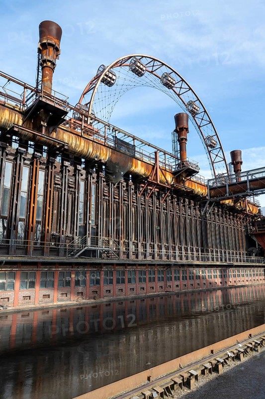 Coke ovens and sun wheel, Zollverein coking plant, UNESCO World Heritage Site, Essen, Ruhr area, North Rhine-Westphalia, Germany