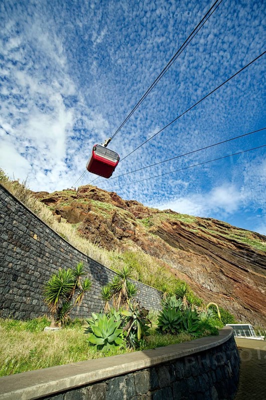 Cable car, Teleférico do Garajau, to the beach of Garajau, Ponta do Garajau stone beach, bathing beach, Garajau, municipality of Santa Cruz, Madeira, Portugal