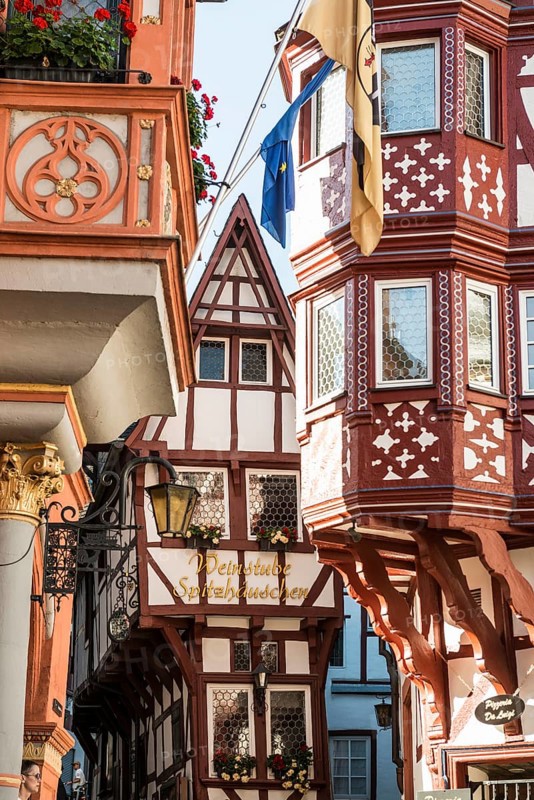 Market square with medieval half-timbered houses, Bernkastel-Kues, Moselle, Rhineland-Palatinate, Germany