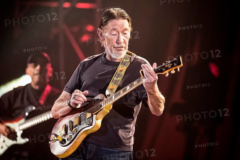 Chris Rea, singer and guitarist Christopher Anton Chris Rea live on Road Songs for Lovers tour at Berlin's Tempodrom on 30.10.2017