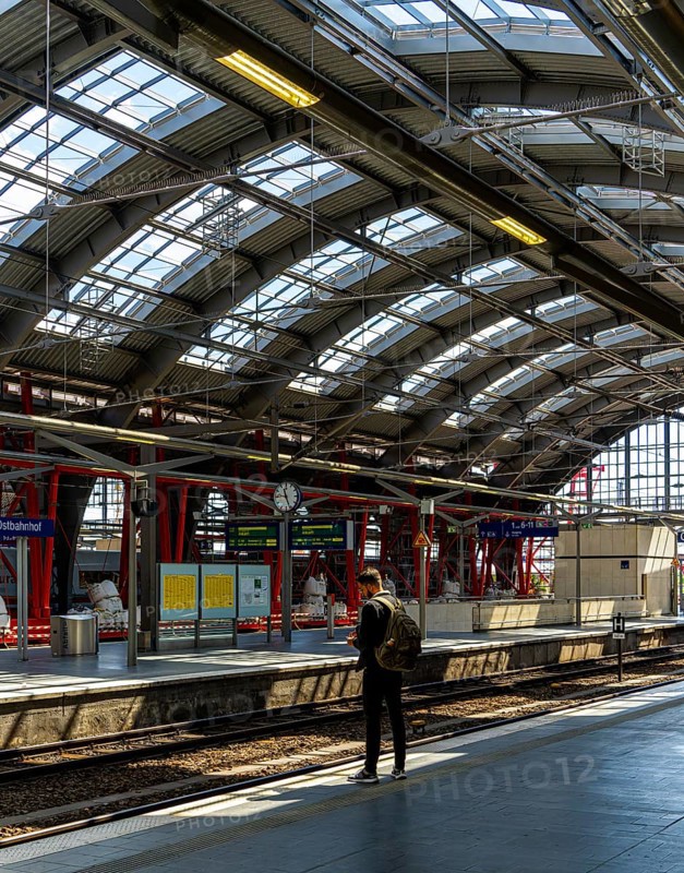 S-Bahn, platform and construction work at Berlin Ostbahnhof, Friedrichshain, Berlin, Germany