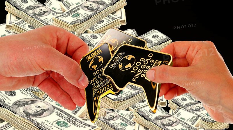 Symbolic image, gold as an investment, soft currency, security, risk, stock market, securities, industry, economy critical, exploitation, stress, trade union, payment, insolvency, wrong decisions, unemployment, profit, profit slump, share prices, Germany as a business location, global economy, globalisation, environmental protection, mining rights
