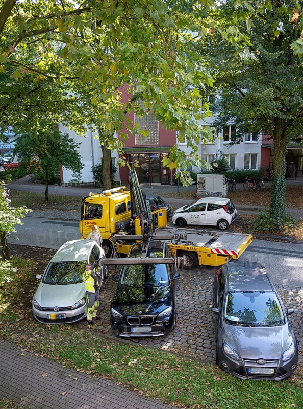 A tow truck at work, Germany, Hamburg, Hamburg, Hamburg, Federal Republic of Germany