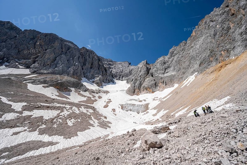 Mountain basin with glacier remnant of the Höllentalferner, Höllental, rocky mountain peaks, Höllental, Bavaria, Germany