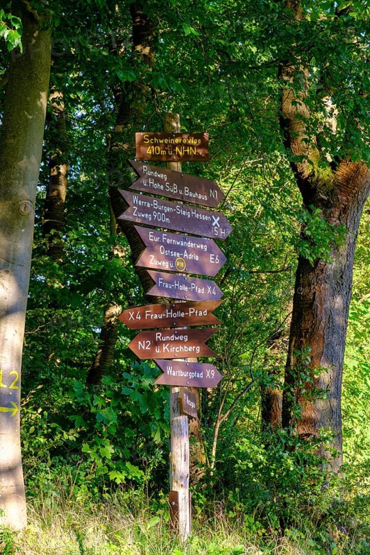 Hiking trail signs, Werra Burgensteig Trail, Nentershausen, Richelsdorfer Gebirge, North Hesse, Hesse, Germany