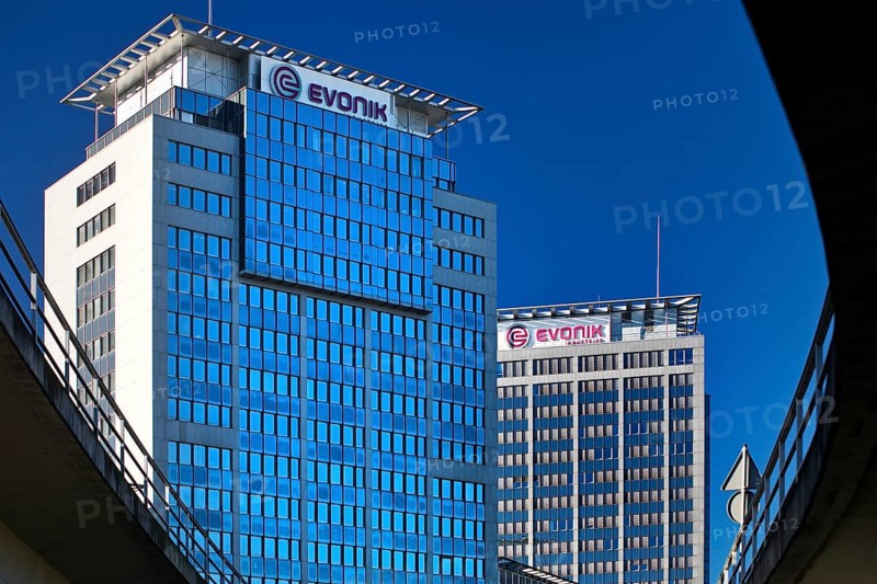 Corporate headquarters of Evonik Industries AG directly on the A40 motorway, chemical industry, Essen, Ruhr area, North Rhine-Westphalia, Germany