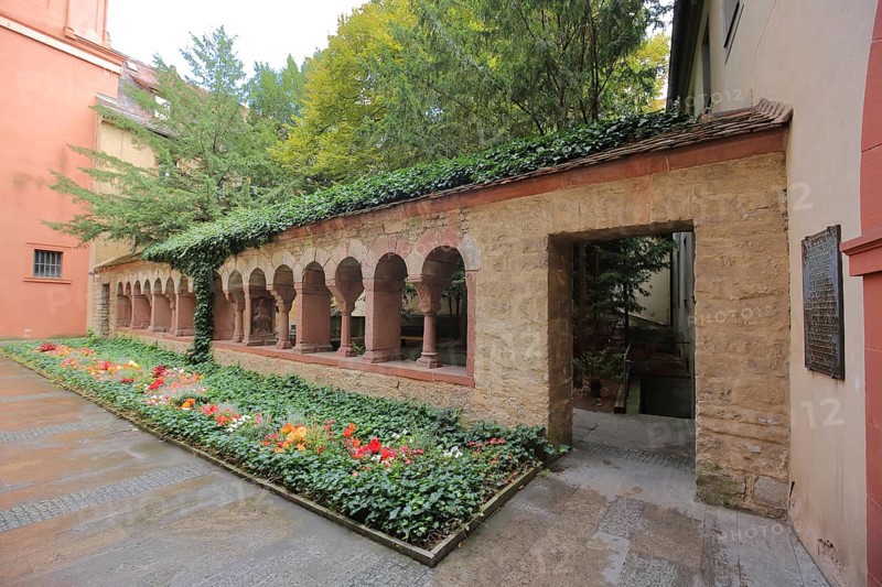 Cloister with archways, Lusamgärtchen, Würzburg, Lower Franconia, Franconia, Bavaria, Germany