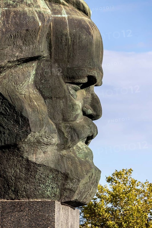 Karl Marx Monument, 40-tonne sculpture, best-known landmark of the city of Chemnitz, Saxony, Germany