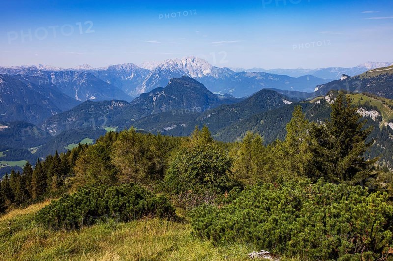 View from the summit of the Einberg to the Schwarzer Berg and Hagengebirge, Osterhorngruppe, Salzkammergut, Salzburg province, Austria