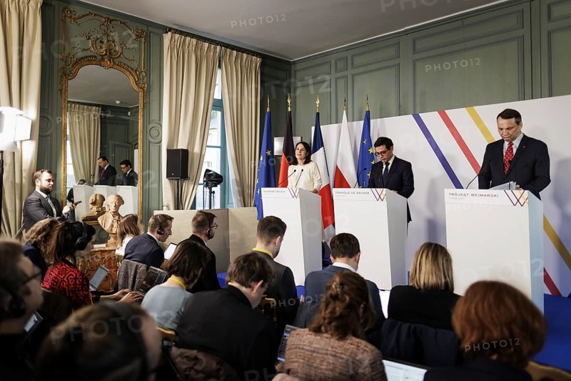 Annalena Bärbock (Alliance 90/The Greens), Federal Foreign Minister, Stephane Sejourne, Minister for Europe and Foreign Affairs of the French Republic, and Radoslaw Sikorski, Minister for Foreign Affairs of the Republic of Poland, at a joint press conference during the meeting of the Weimar Triangle at the Château de la Celle in La Celle-Saint-Cloud, 12 February 2024. Photographed on behalf of the Federal Foreign Office