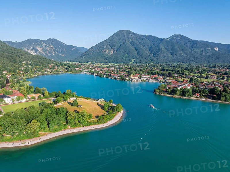 Ferry on the lake, view of Rottach-Egern and Wallberg, Tegernsee, aerial view, Tegernsee, Bavaria, Germany