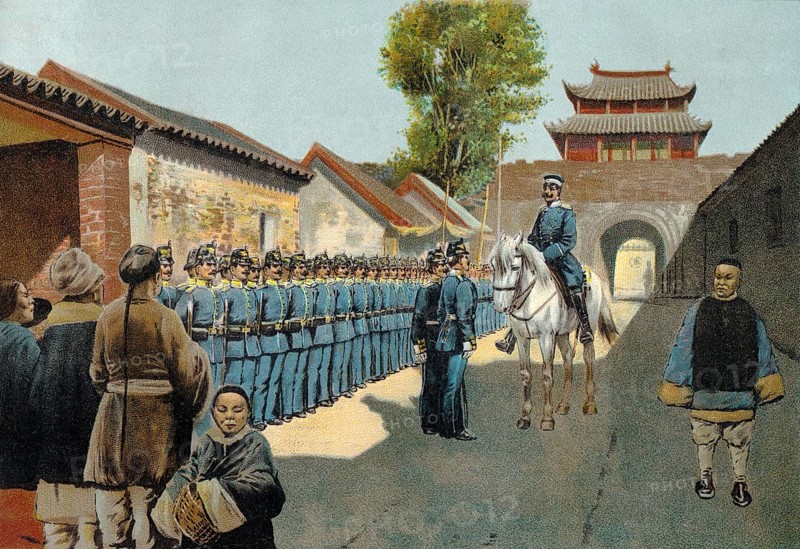 German troops of naval infantry of the Kiautschou Bay concession in China, c. 1900, Deutsche Seesoldaten der Seebataillon in Kiautschou, Flottenstützpunkt der Kaiserlichen Marine in China, ca. 1900, historisches Bild von R. Knötel