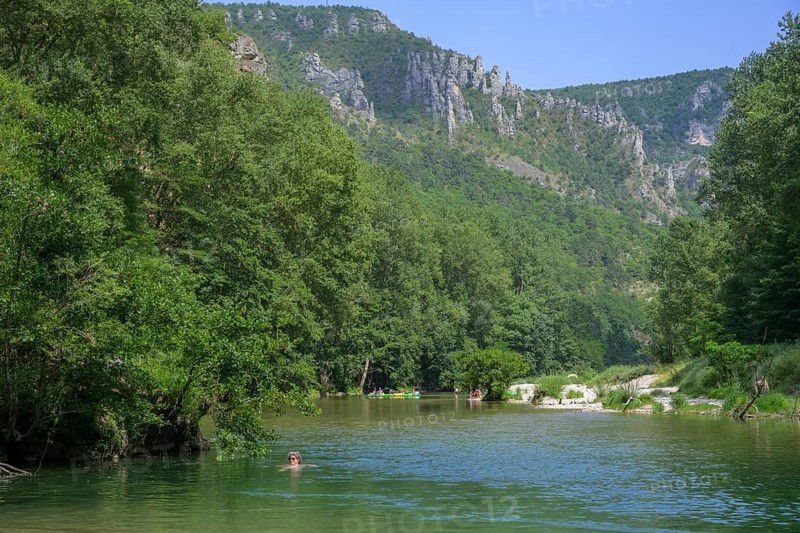 Cooling off in the Tarn River Massegros Causses Gorges, Les Baumes Hautes, Département Lozère, France