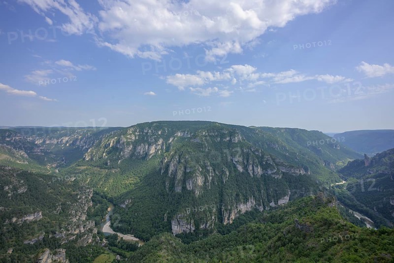 View from Point Sublime into the Tarn Gorge, Massegros Causses Gorges, Département Lozère, France