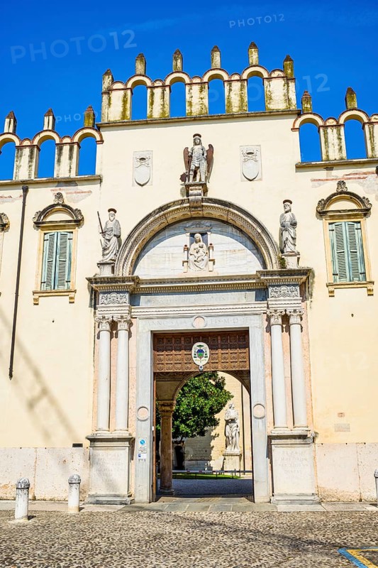 Palazzo del Vescovado, Verona, Veneto, Italy