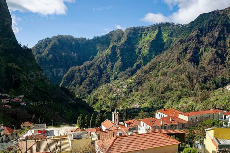 Curral das Freiras surrounded by mountains, parish of the district of Câmara de Lobos, tourist attraction, mountain landscape, Curras das Freiras, Madeira, Portugal