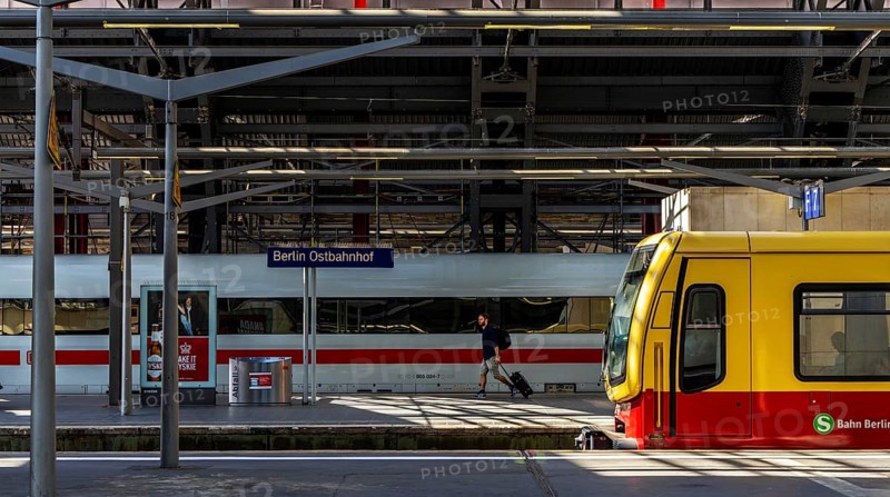 S-Bahn, platform and construction work at Berlin Ostbahnhof, Friedrichshain, Berlin, Germany