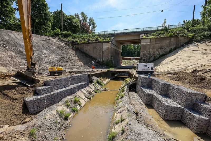 Bottrop, North Rhine-Westphalia, Germany, Renaturalised Boye, the tributary of the Emscher, is being transformed into a near-natural watercourse, flood protection through newly designed flooding areas, the Boye is now free of wastewater after the construction of a parallel sewer, is part of the Emscher river system and thus part of the Emscher conversion, was previously an open, above-ground wastewater channel, mixed water channel with surface water and wastewater. Here gabions, stone baskets for bank stabilisation