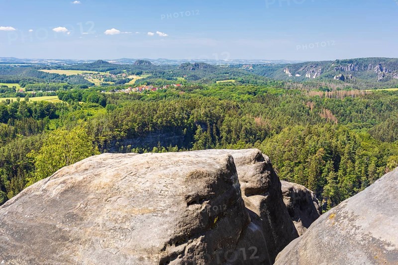 Waitzdorf view with views of the Kleiner Bärenstein, Großer Bärenstein, Rauenstein and Bastei, Hohnstein, Saxon Switzerland, Saxony, Germany
