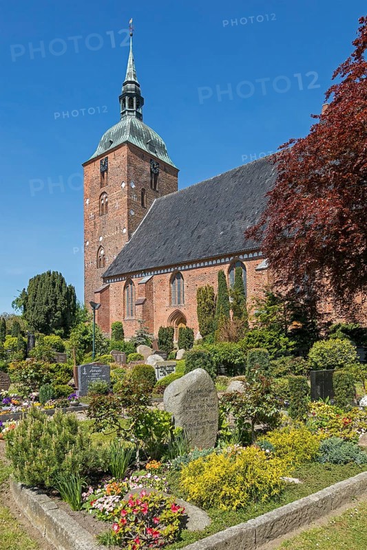 Church of St Nikolai, cemetery, Burg auf Fehmarn, Schleswig-Holstein, Germany