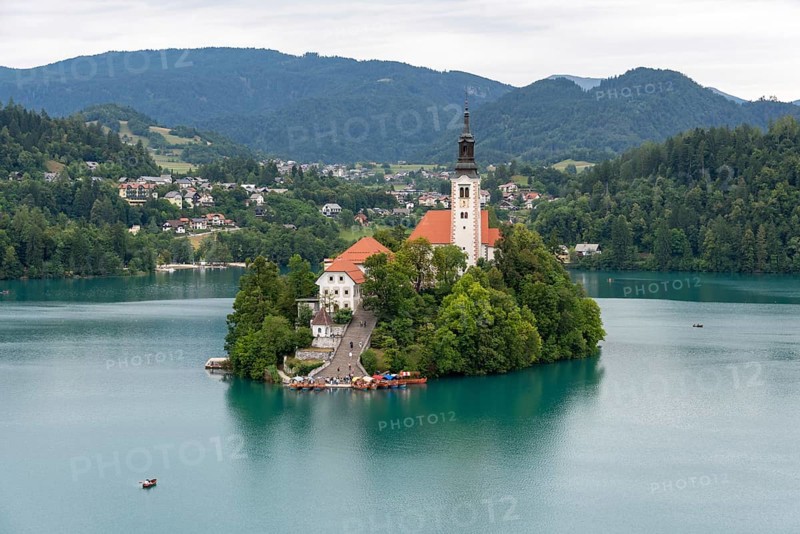 Lake Bled in north-west Slovenia with the famous island church of the Assumption of the Virgin Mary, Bled, Upper Carniola region (Gorenjska), Slovenia
