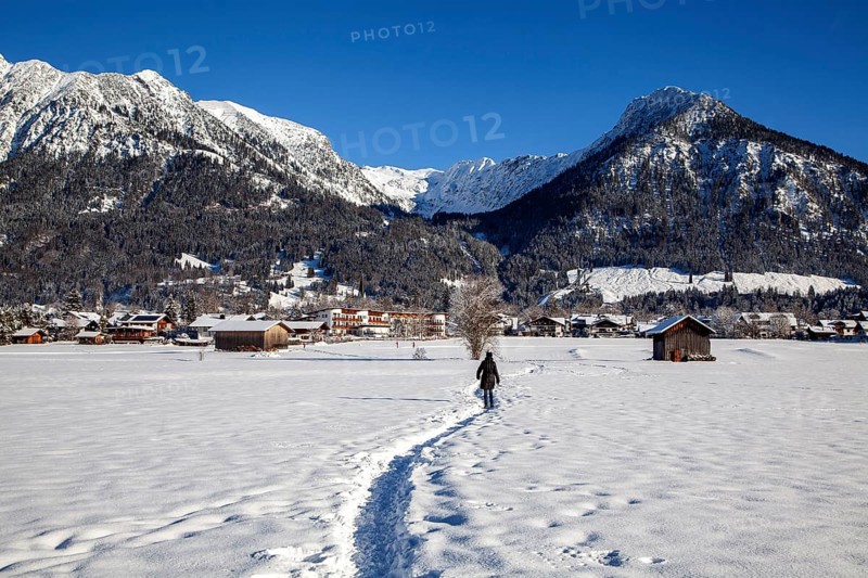 Winter landscape, snowy landscape, view of Oberstdorf, behind Gaisalphorn, Geißfuß, Nebelhorn, Schattenberg, Oberallgäu, Allgäu, Bavaria, Germany