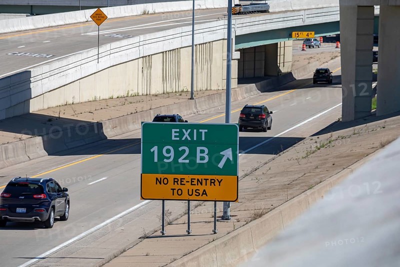Detroit, Michigan - Dozens of immigrants have been arrested after taking the wrong lane at the international bridge to Canada. The Michigan Immigrant Rights Center says that 90% of 213 immigrants arrested at the bridge in the first two months of the Trump Administration were drivers who ended up in the wrong traffic lane. At least one was deported to El Salvador