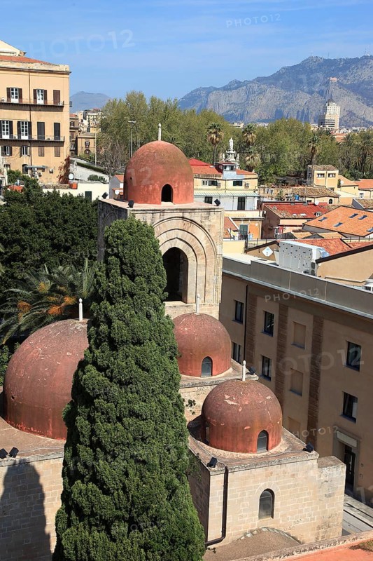 City of Palermo, view from the Campanile di San Giuseppe Cafasso to the domes of the Chiesa San Giovanni degli Eremiti and the city, UNESCO World Heritage Site, Sicily, Italy