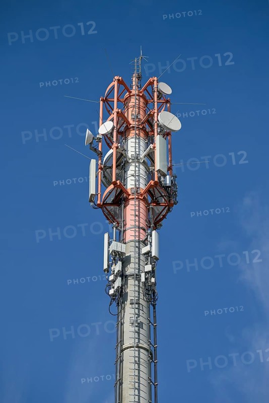 Radio mast, mobile radio
