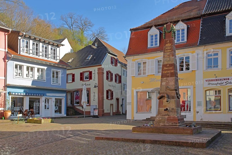 Napoleon fountain, obelisk, houses, snake fountain, Napoleon fountain, Blieskastel, Bliesgau, Saarland, Germany