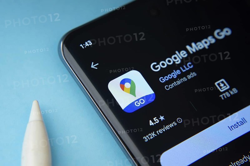The Google maps go app from Google Playstore is displayed on a smartphone screen