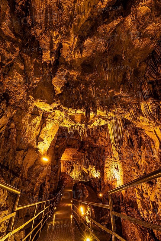 The cave is located about 11 kilometres from Alanya on the western slope of Cebeli Reis Mountain, 232 metres above sea level. The 360m long and 10-15m wide cave consists of four galleries. There are numerous stalactite, stalagmite and travertine formations in the cave. At the end of the cave there is a small lake with an area of approx. 200 square metres., Alanya, Antalya, Turkey