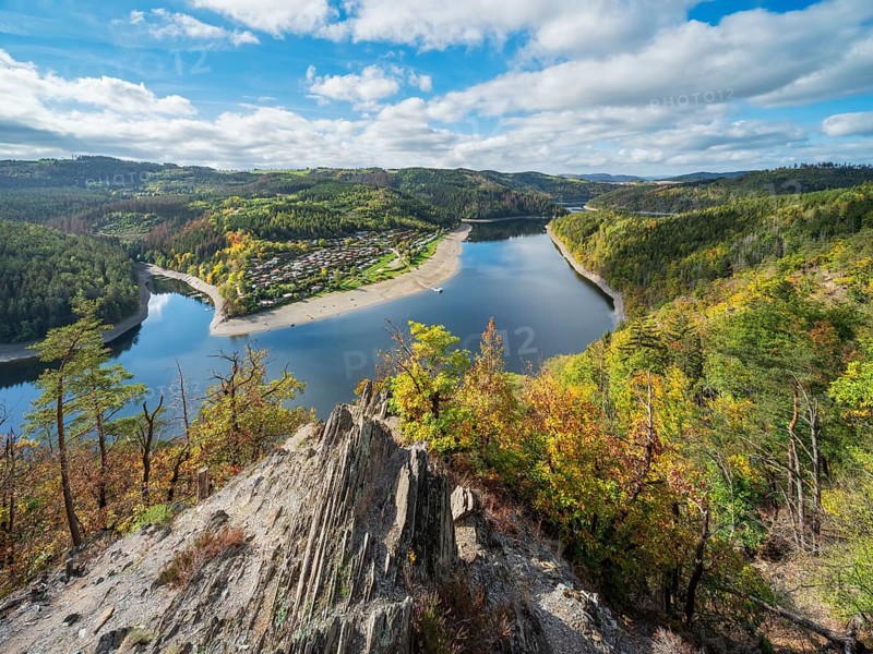 View from Bockfelsen of Hohenwarte Reservoir in autumn, Saaleschleife, Obere Saale, Thuringian Slate Mountains nature park Park, Obere Saale, Thuringia, Germany