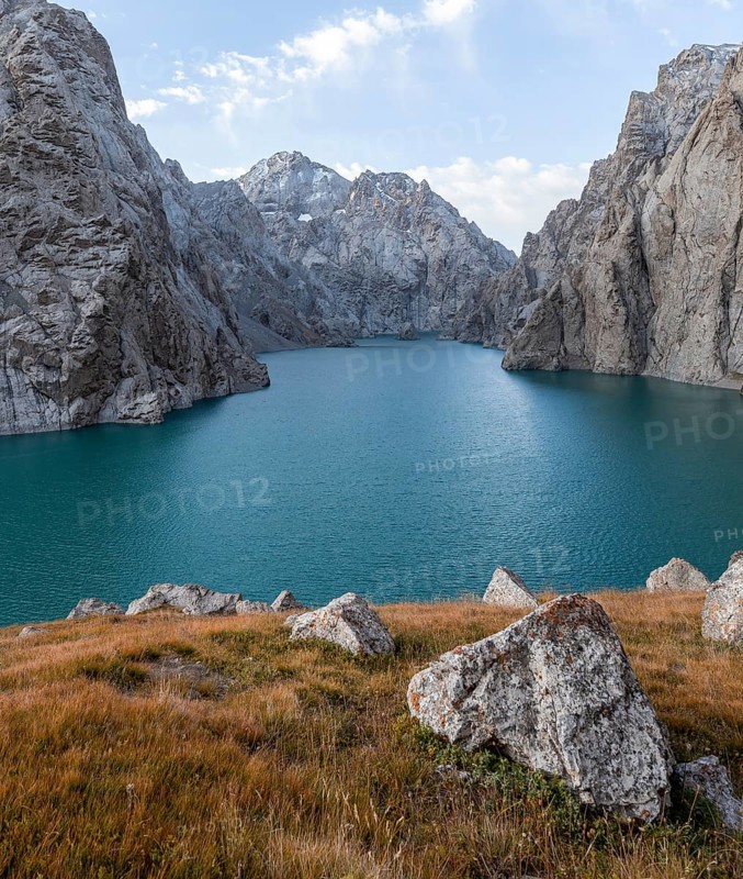 Mountain lake Kol Suu, Sary Beles Mountains, Naryn Province, Kyrgyzstan