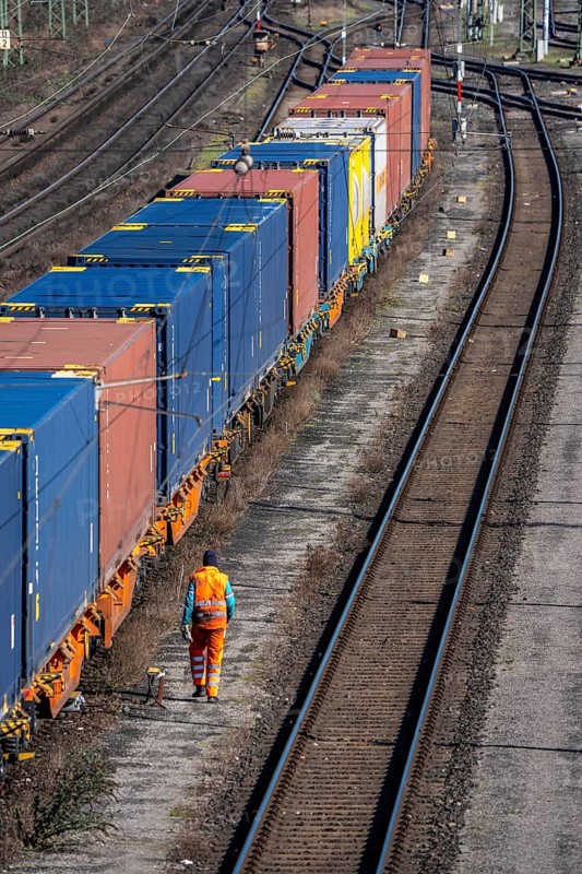 Container trains in the freight yard, so-called installation tracks in Duisburg-Rheinhausen, freight trains are parked here for a short time in front of continuing their journey, either to the trimodal terminal in Logport Duisburg or from there to distant destinations, such as China, as part of the new Silk Road, North Rhine-Westphalia, Germany