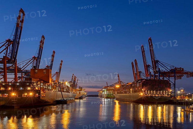Blue Hour, container port, Eurogate and Burchardkai container terminals, container ships, Waltershof, Hamburg, Germany