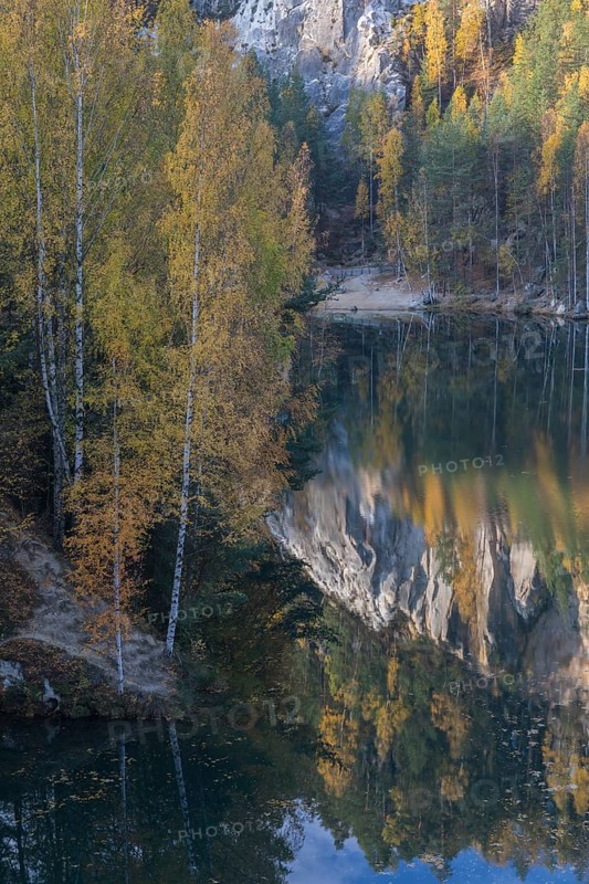 Adršpašské pond, lakeshore with trees and rocks on a sunny day in autumn, Dolní Adršpach, 549 57 Adersbach, CZ