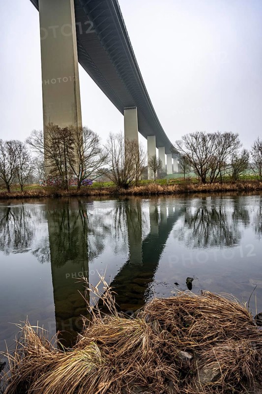 The Mintarder Ruhr Valley Bridge, A52 motorway bridge between Essen and Düsseldorf, longest steel road bridge in Germany, completed in 1966, 1830 meters long, 18 hollow pillars, highest point above ground is 65 meters, is used daily by more than 80, 000 vehicles, is considered dilapidated and is to be replaced, the bridge spans the Ruhr Valley, with the river Ruhr, between Essen-Kettwig and Mülheim an der Ruhr Hr, North Rhine-Westphalia, Germany