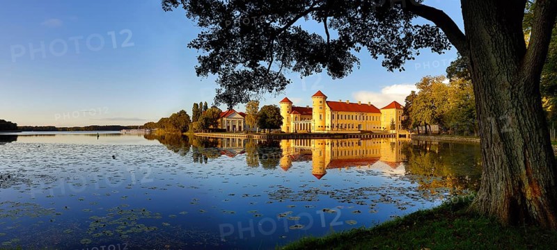Rheinsberg Castle, lakeside with Lake Grienerick, Ostprignitz-Ruppin district, prime example of Friederician Rococo, Brandenburg, Germany