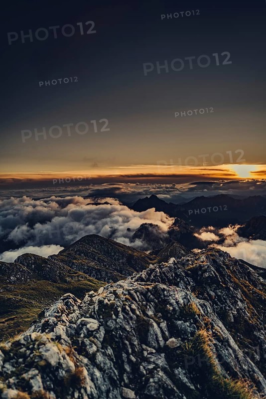 Sunrise hike on the Hochplatte in the Ammergau Alps, Ammergebirge in the Allgäu, Bavaria, Germany