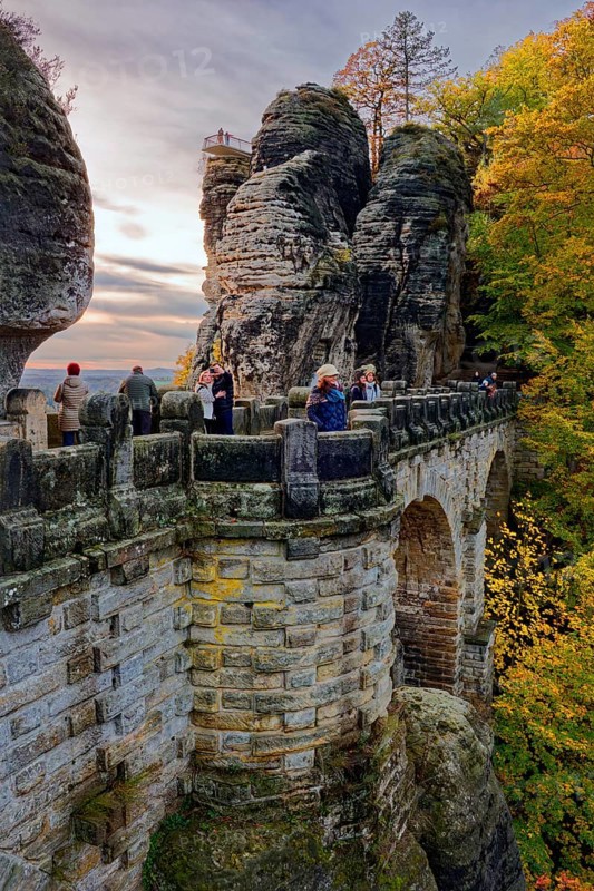 Evening atmosphere at the Bastei bridge, behind the new Bastei view, Bastei, Lohmen, Saxon Switzerland, Elbe Sandstone Mountains, Saxony, Germany