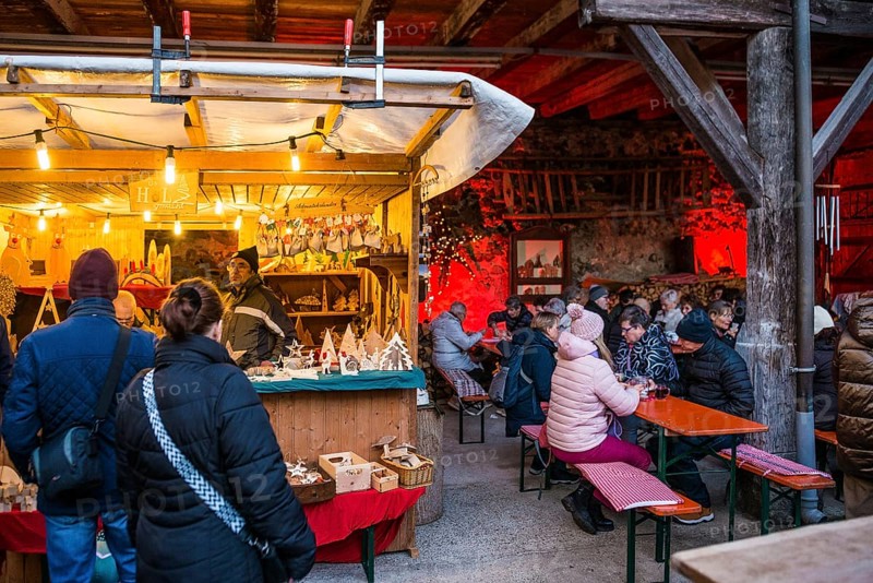 Christmas market, Burkheim, Vogtsburg, Kaiserstuhl, Baden-Württemberg, Germany
