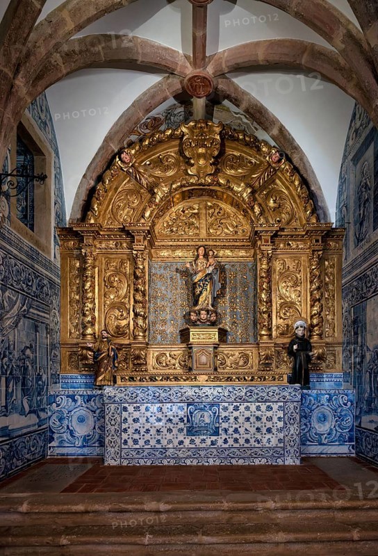 Interior view of the church Igreja Matriz de São Clemente, side altar, azulejos, tiles, tile decoration, Loulé, Algarve, Portugal