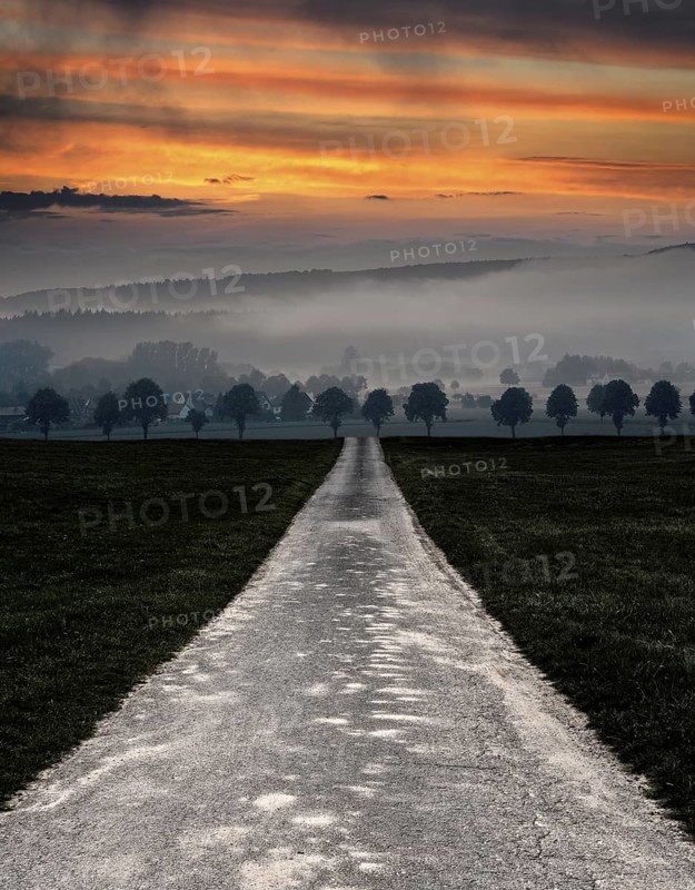 Bike path R1 near Wesertal, Weser Uplands, Weserbergland, Hesse, Germany, sunset over Wahmbeck, Bodenfelde, Lower Saxony, Germany, Europe, digitally edited