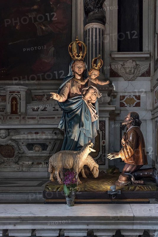 Madonna figure with the infant Jesus in the Basilica della Santissima Annunziata del Vastato, Piazza della Nunziata, 4, Genoa. Italy